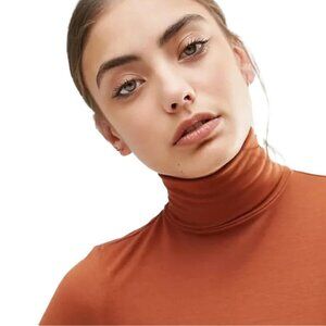 ❤️ 🆕 SHEIN Long Sleeve mock neck Crop Top Size M